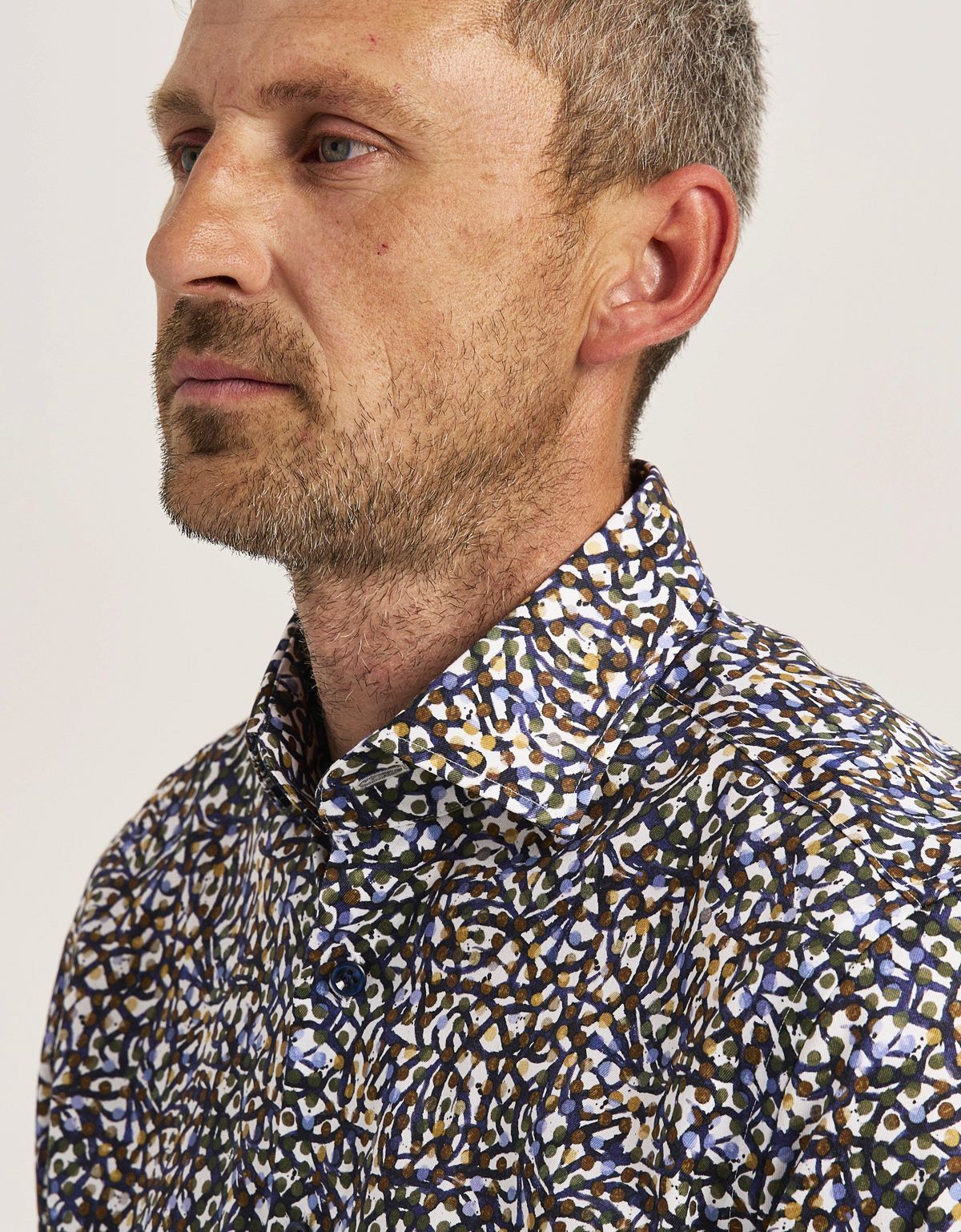 Рубашка мужская Olymp Signature с коричневым принтом