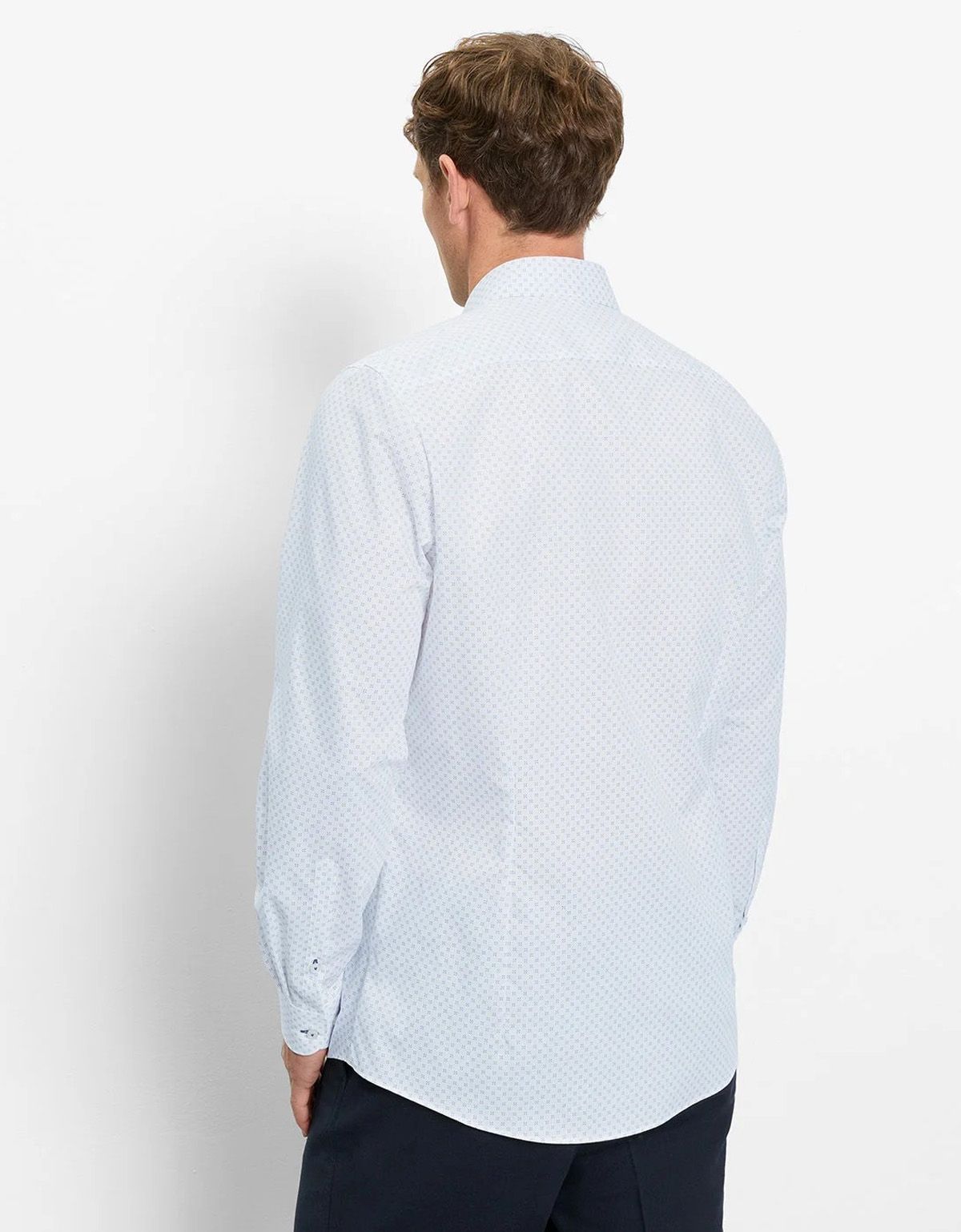 Рубашка белая с голубым принтом OLYMP, боди фит | купить в интернет-магазине Olymp-Men