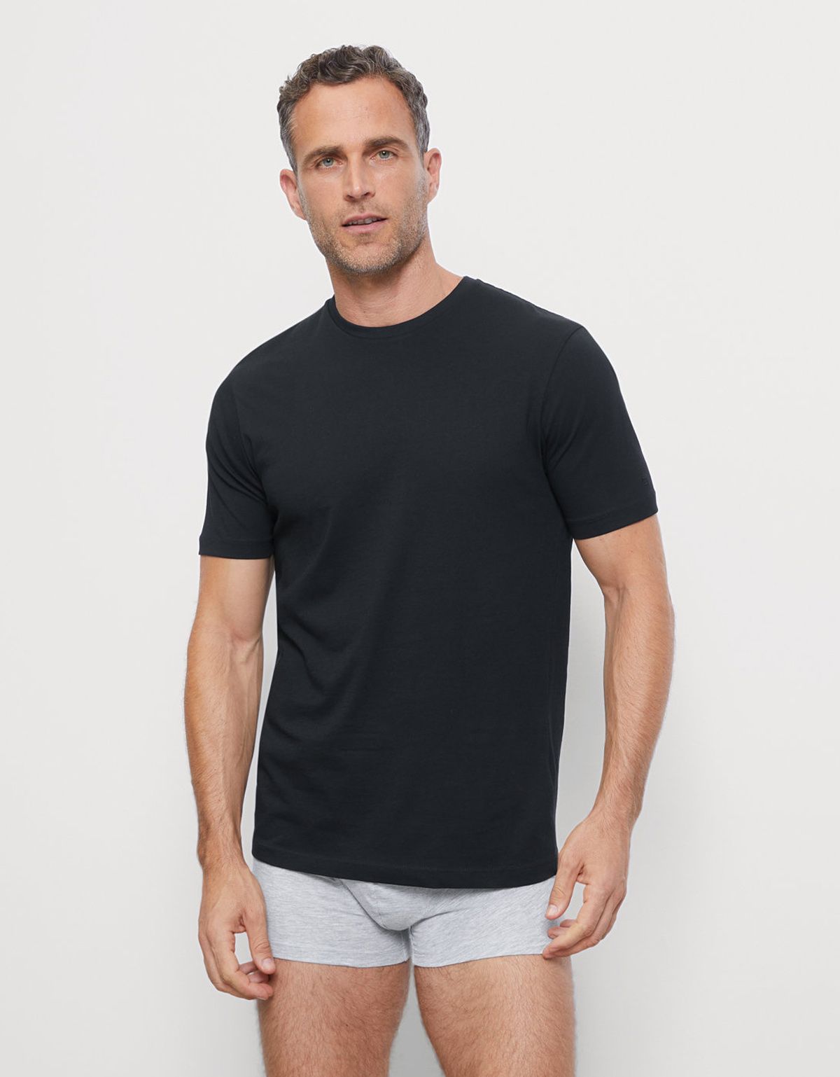 Бельевые футболки черные полуприталенные, 2 шт. | купить в интернет-магазине Olymp-Men