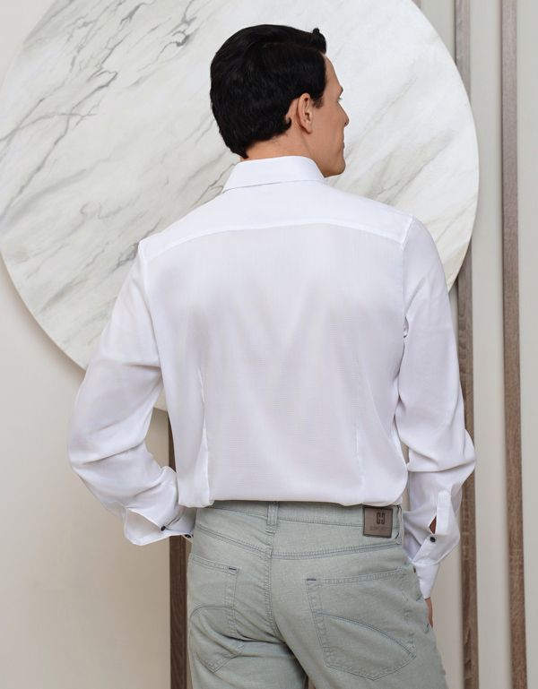 Рубашка мужская OLYMP 24/7, body fit из лиоцелла с синими пуговицами | купить в интернет-магазине Olymp-Men