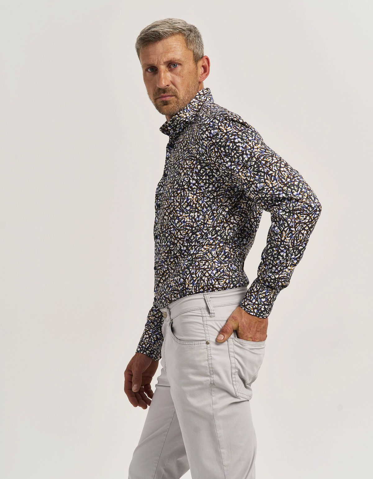 Рубашка мужская Olymp Signature с коричневым принтом