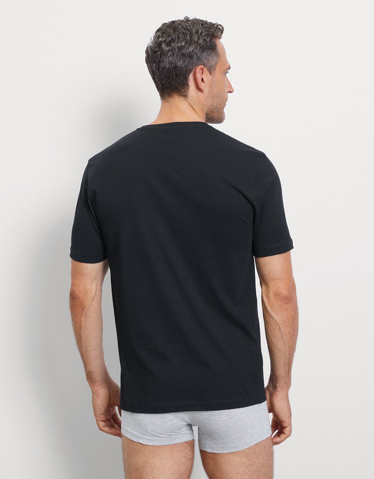 Бельевые футболки черные полуприталенные, 2 шт. | купить в интернет-магазине Olymp-Men