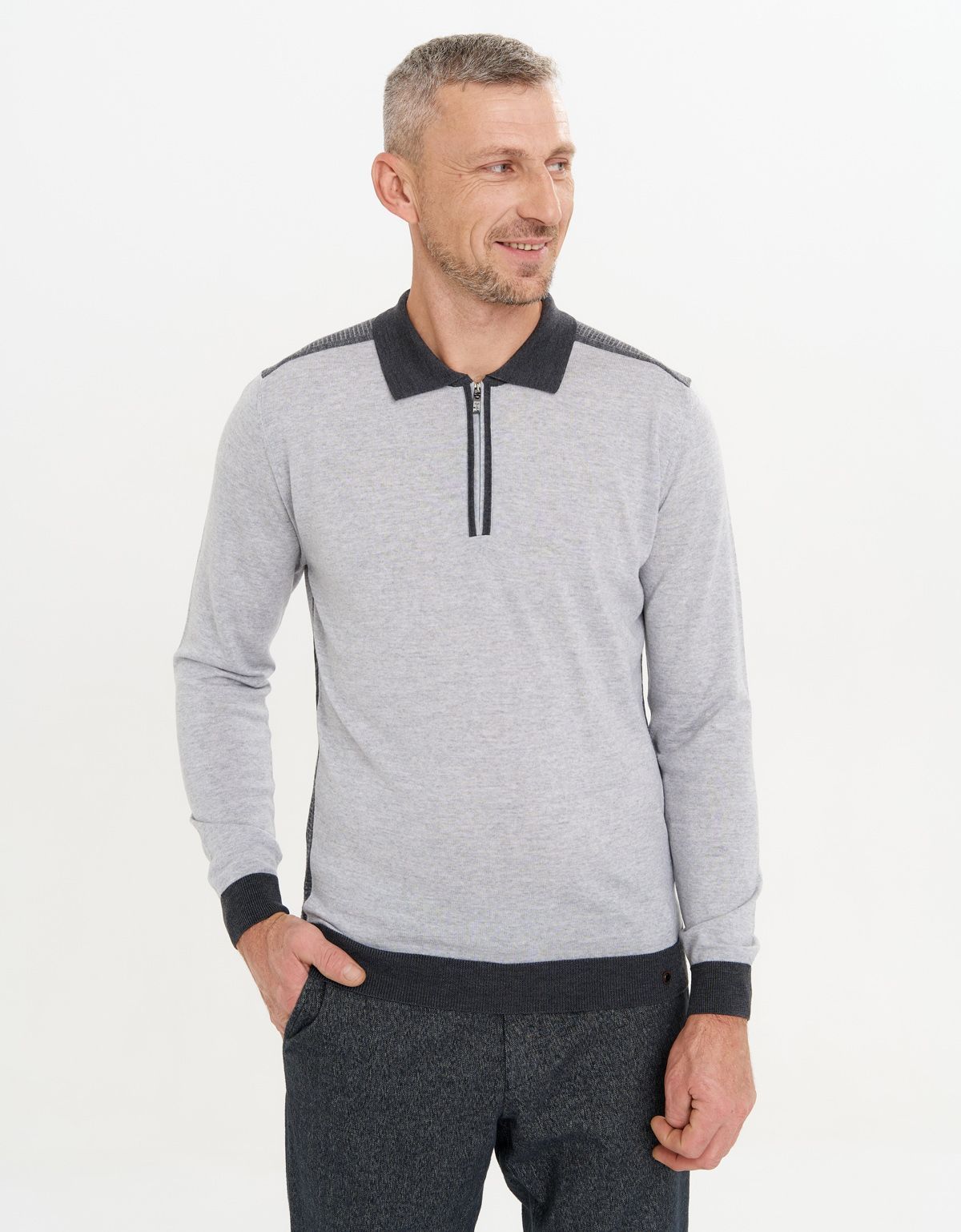 Поло серое с тёмным воротником на молнии Gratude | купить в интернет-магазине Olymp-Men