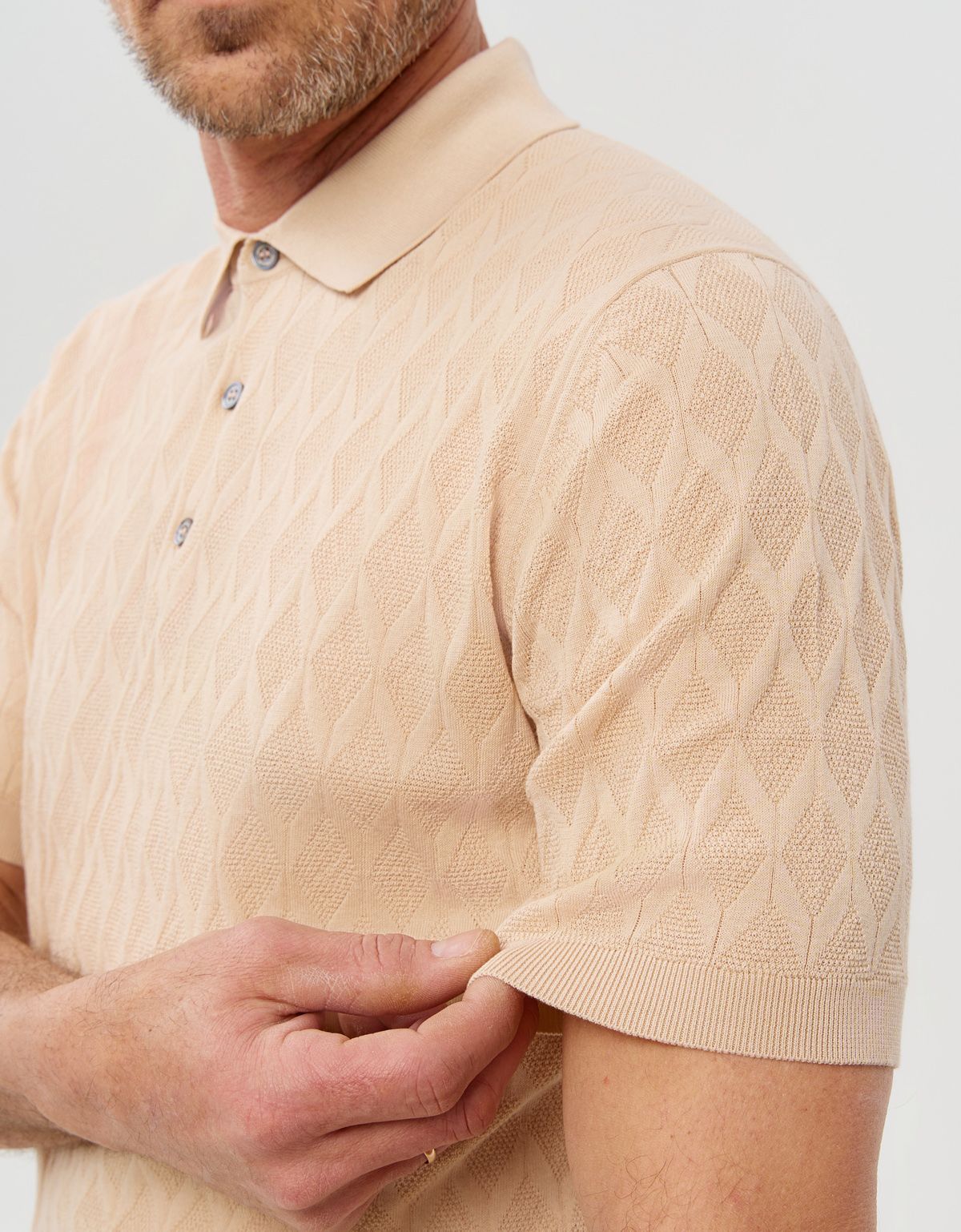 Поло мужское бежевое вязаное на пуговицах Gratude | купить в интернет-магазине Olymp-Men