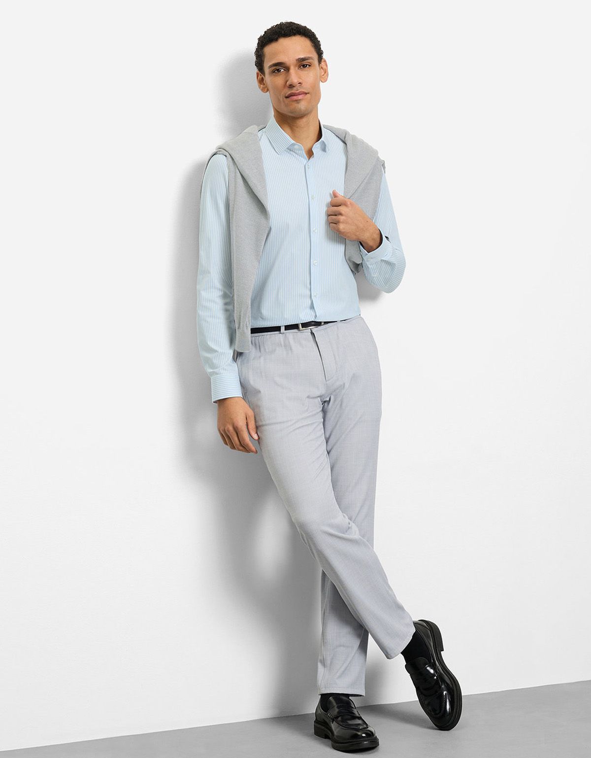 Рубашка классическая в голубую полоску, климат-контроль, супер слим, артикул 25301411