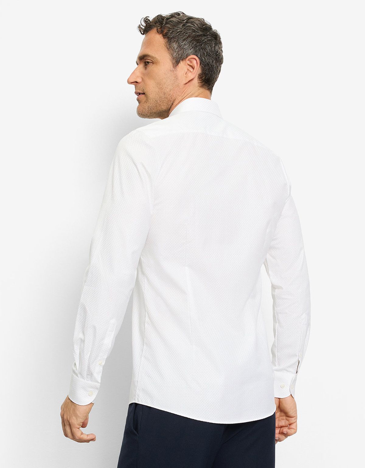 Рубашка мужская белая из фактурной ткани OLYMP, body fit | купить в интернет-магазине Olymp-Men