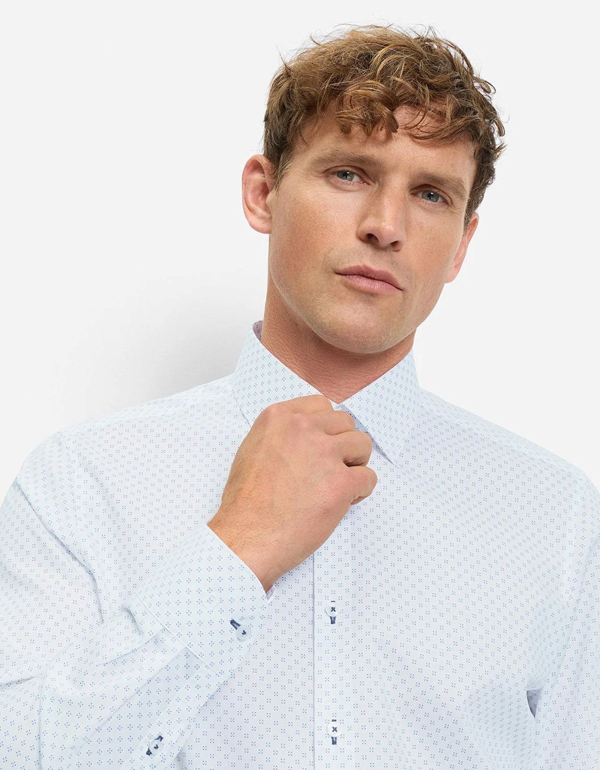 Рубашка белая с голубым принтом OLYMP, боди фит | купить в интернет-магазине Olymp-Men