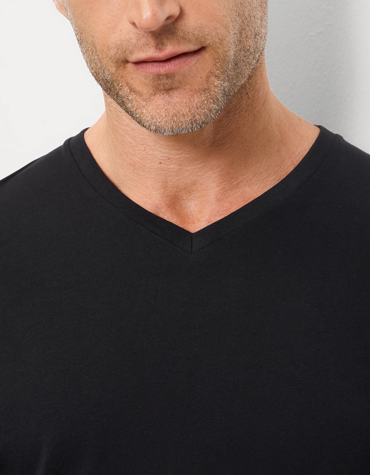 Бельевые футболки чёрные полуприталенные, 2 шт. | купить в интернет-магазине Olymp-Men