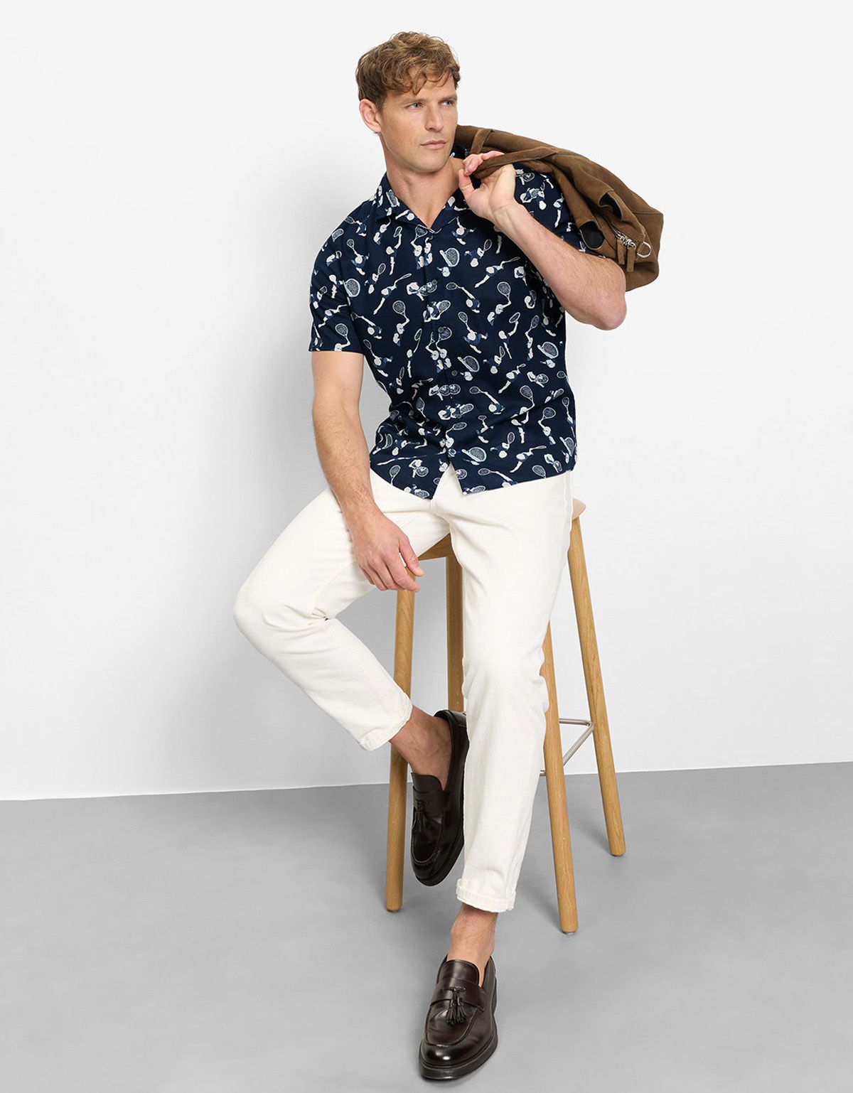 Рубашка синяя с принтом в теннисном стиле