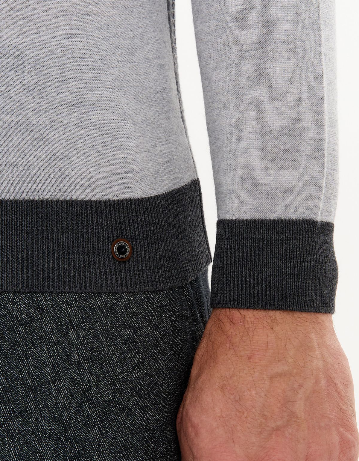 Поло серое с тёмным воротником на молнии Gratude | купить в интернет-магазине Olymp-Men