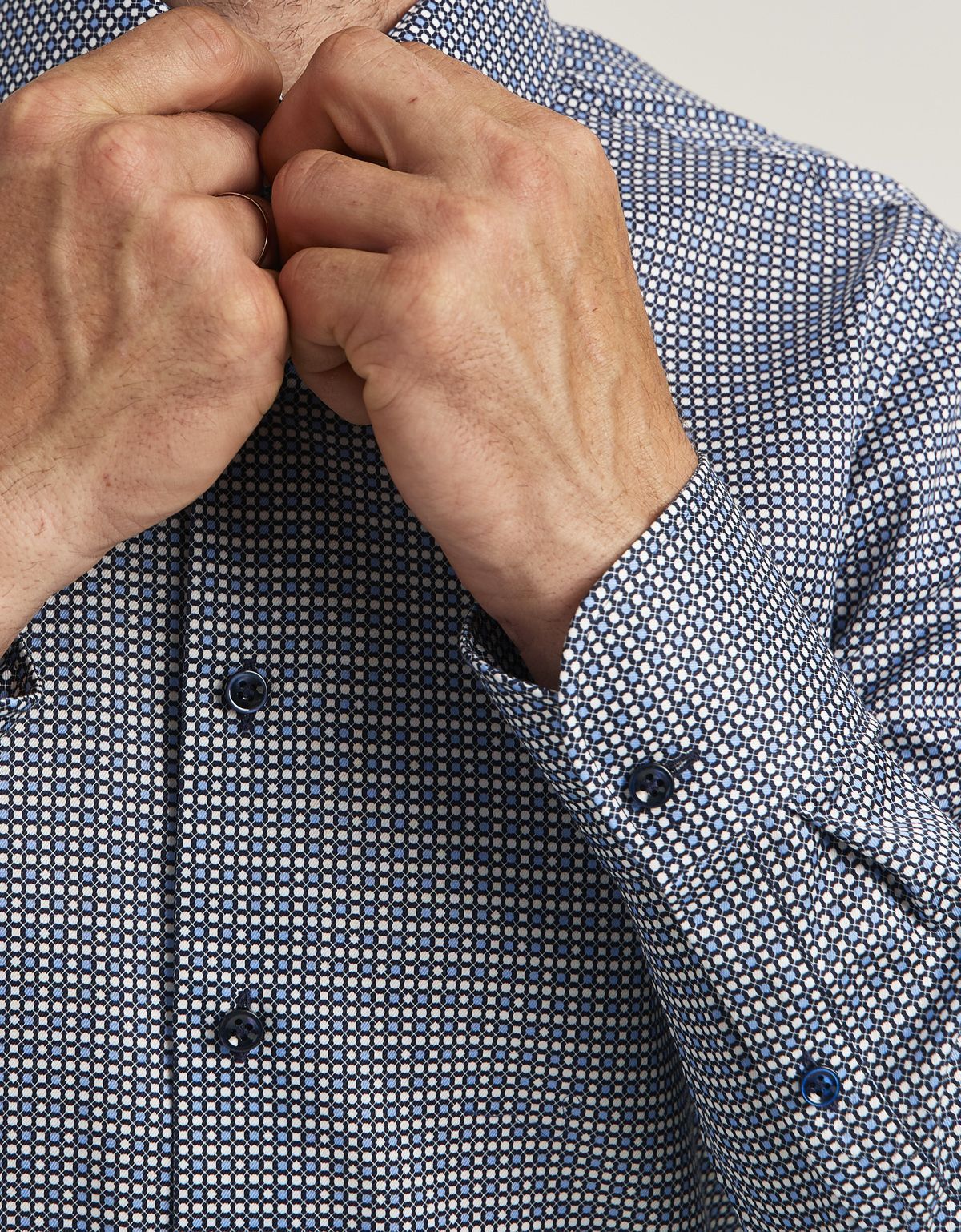 Рубашка мужская Olymp Signature синяя с рисунком